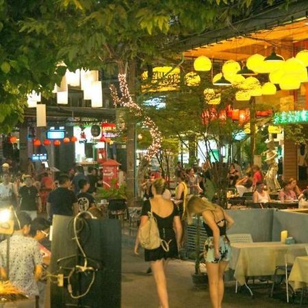The Street Hostel Bangkok Buitenkant foto
