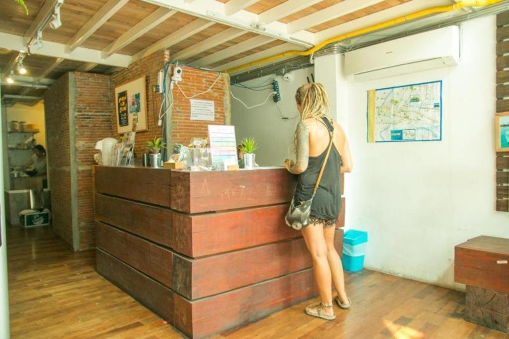 The Street Hostel Bangkok Buitenkant foto
