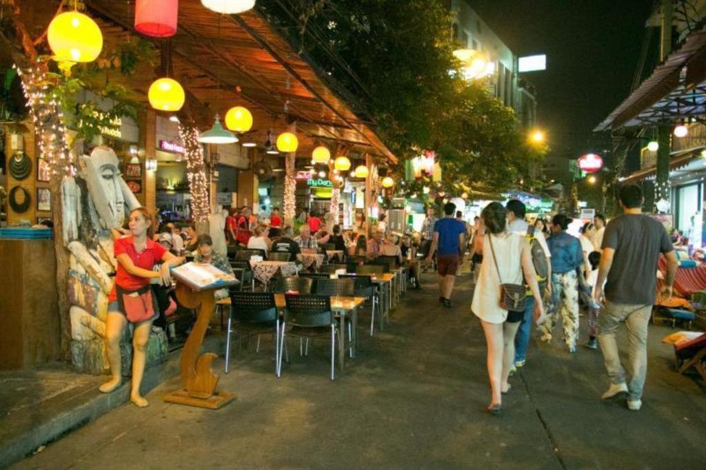 The Street Hostel Bangkok Buitenkant foto