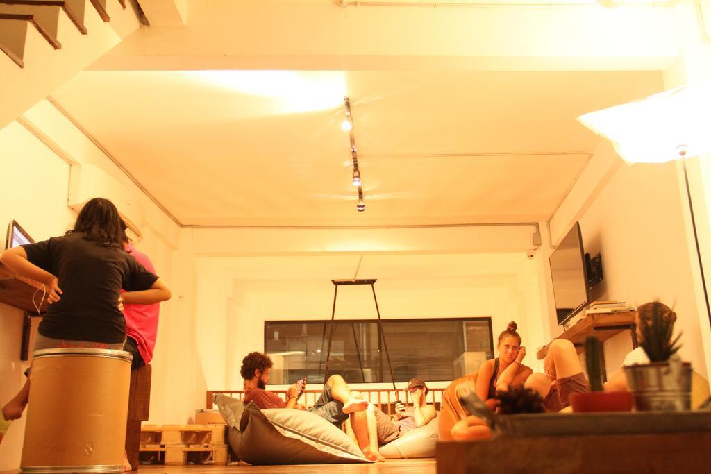 The Street Hostel Bangkok Buitenkant foto