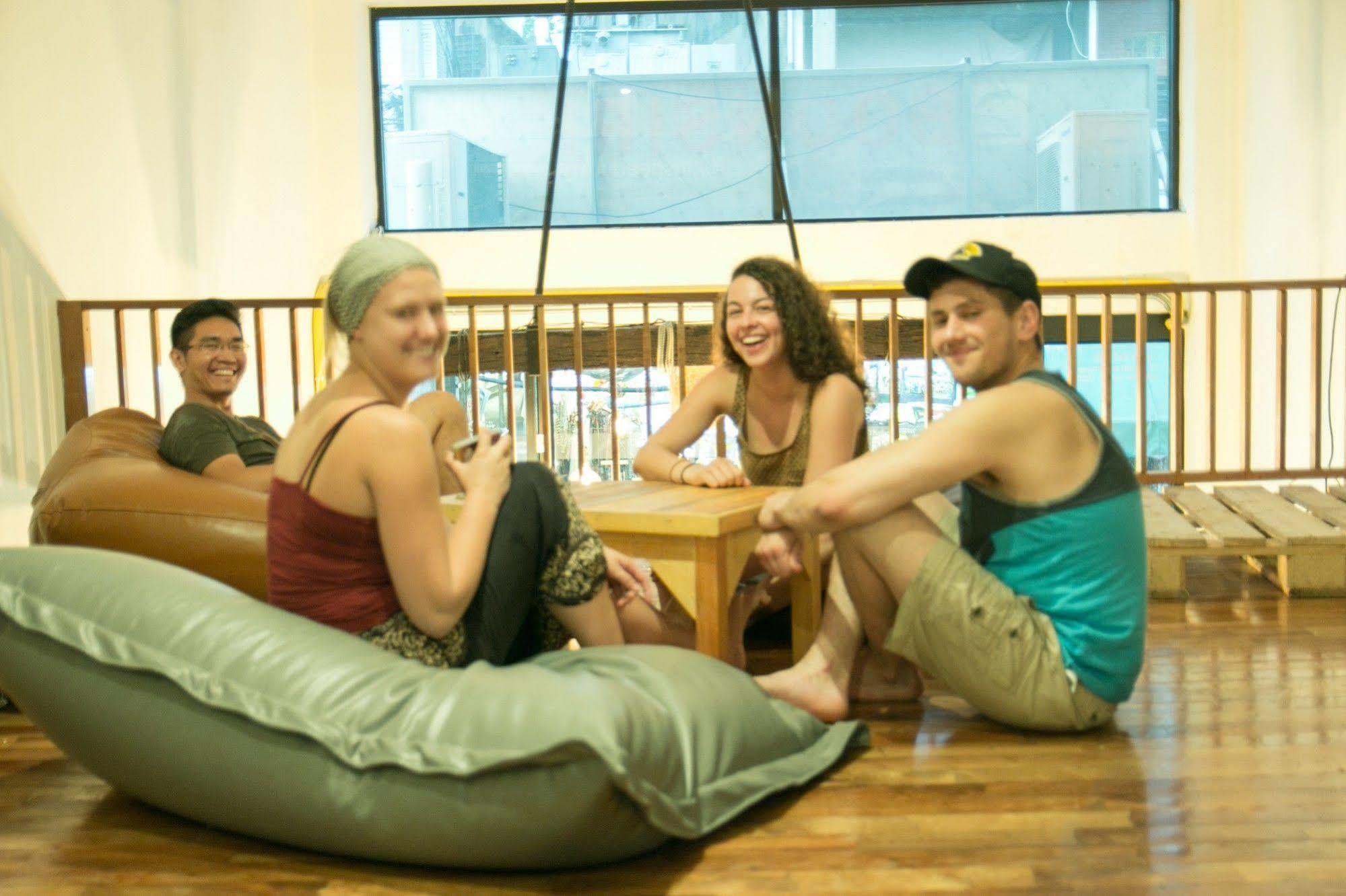 The Street Hostel Bangkok Buitenkant foto