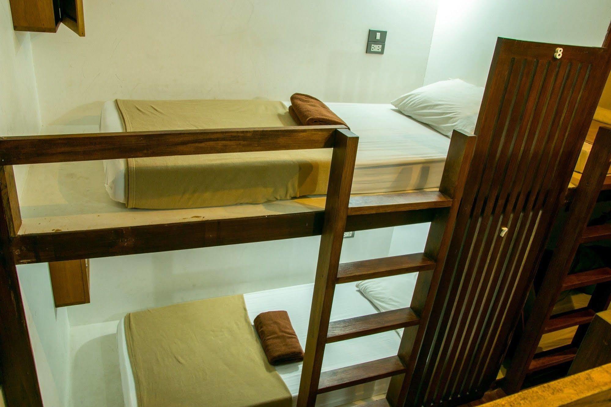 The Street Hostel Bangkok Buitenkant foto