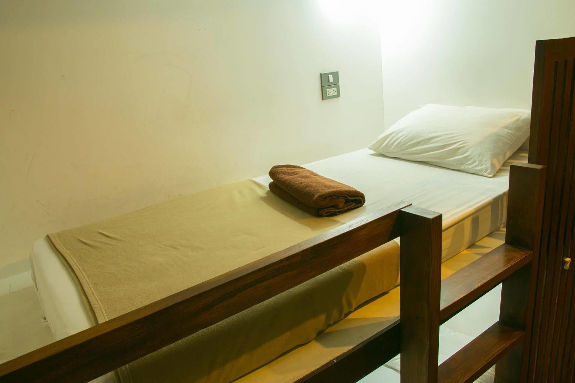 The Street Hostel Bangkok Buitenkant foto