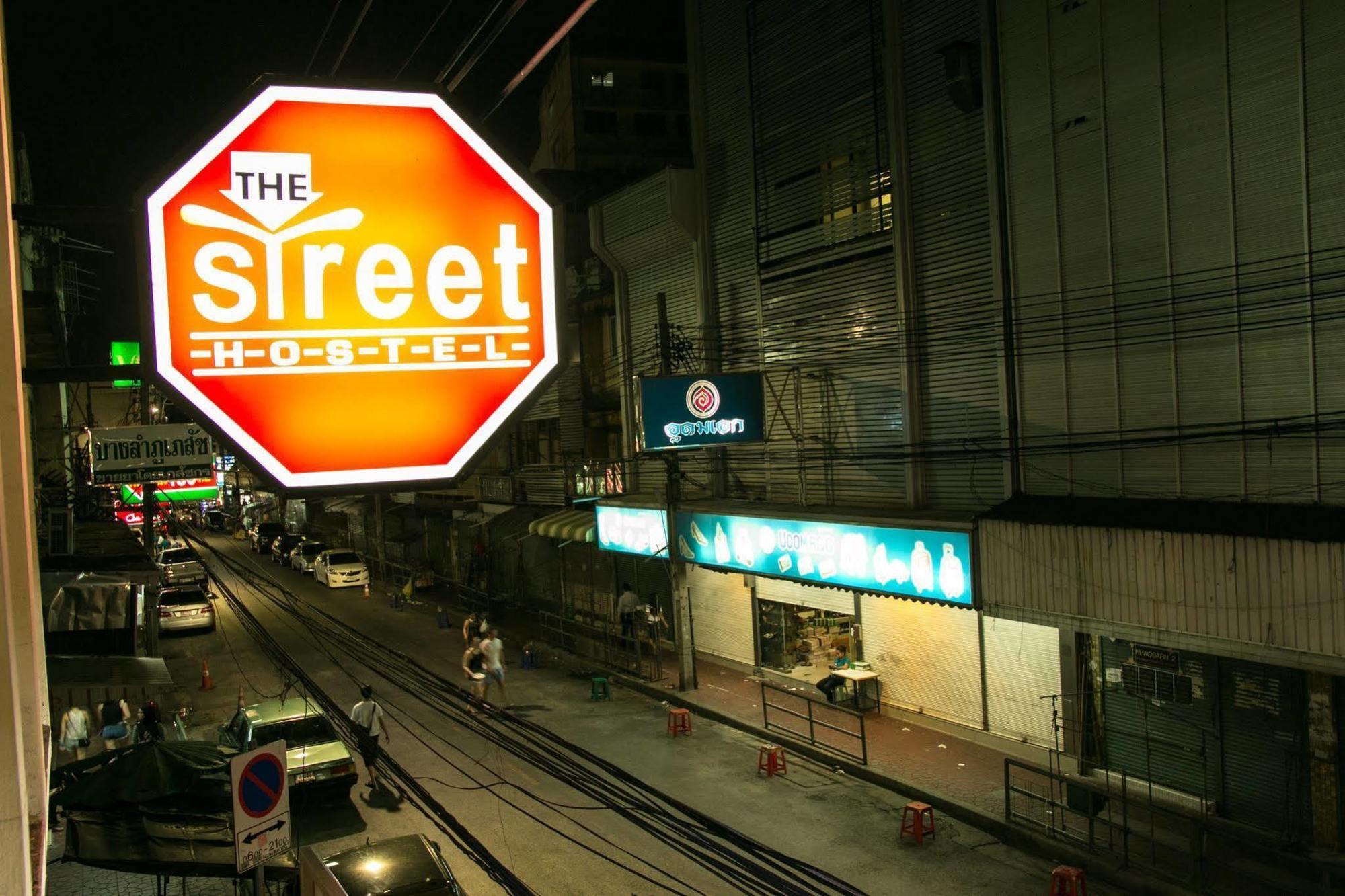 The Street Hostel Bangkok Buitenkant foto