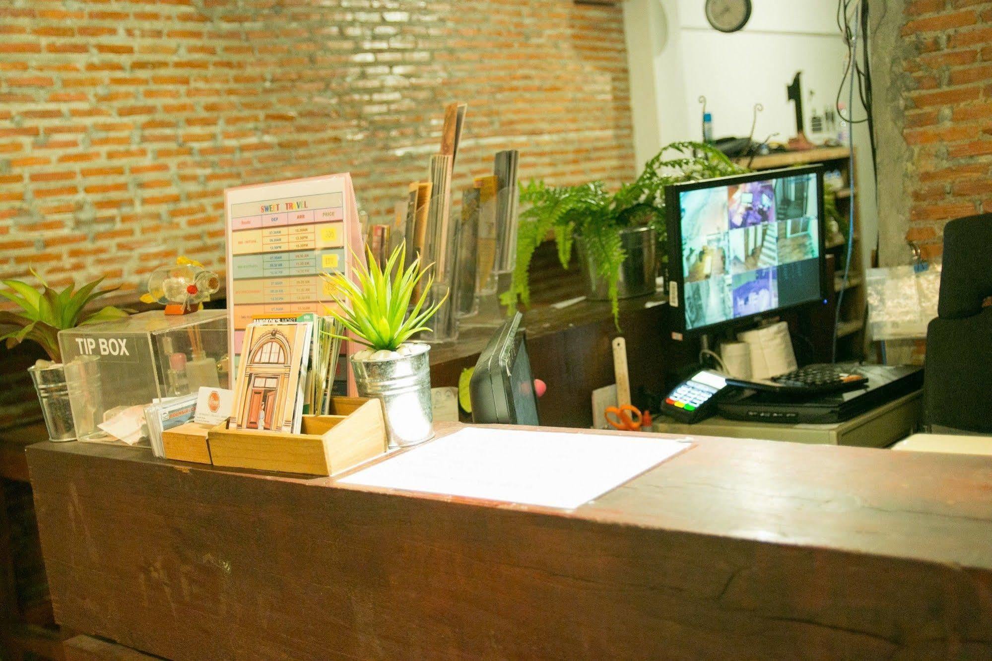 The Street Hostel Bangkok Buitenkant foto
